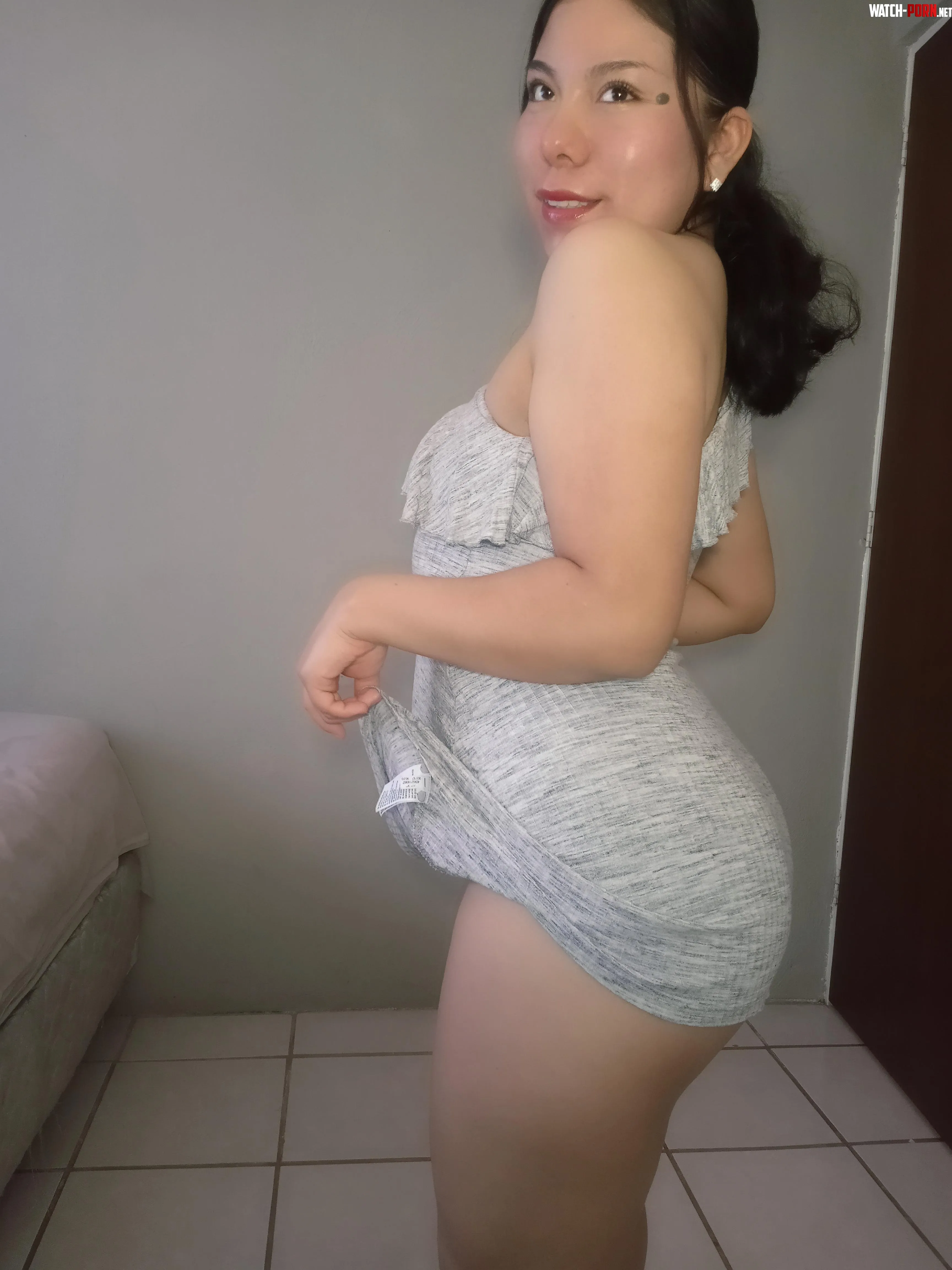 Hello Im a Latina girl  by neycastillo2401