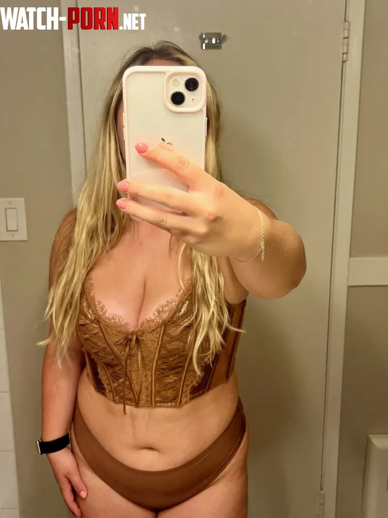 Can a thick blonde make you break nnn  by livvyharper