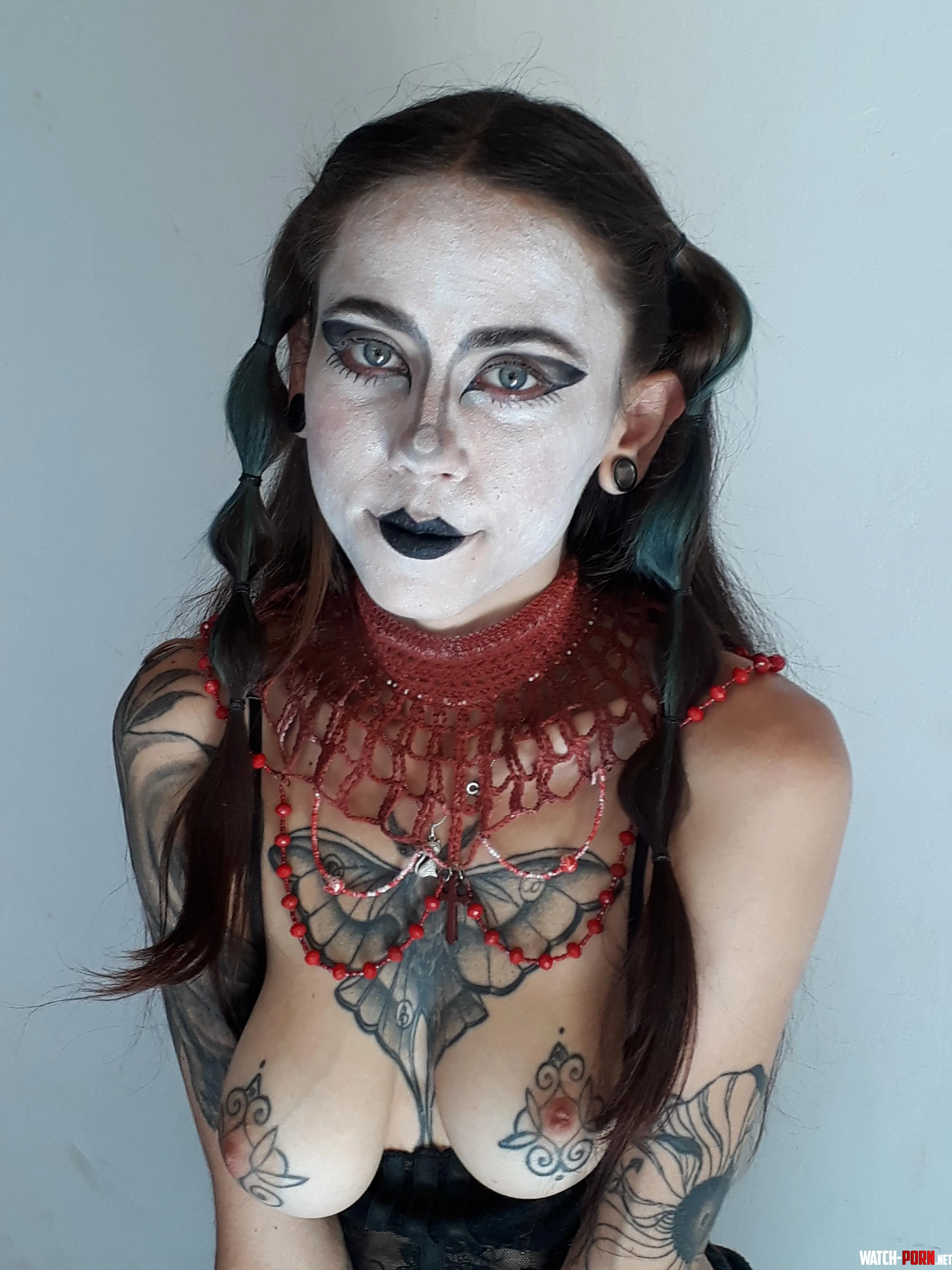 Let me suck your dick with this make up on by uwuninu