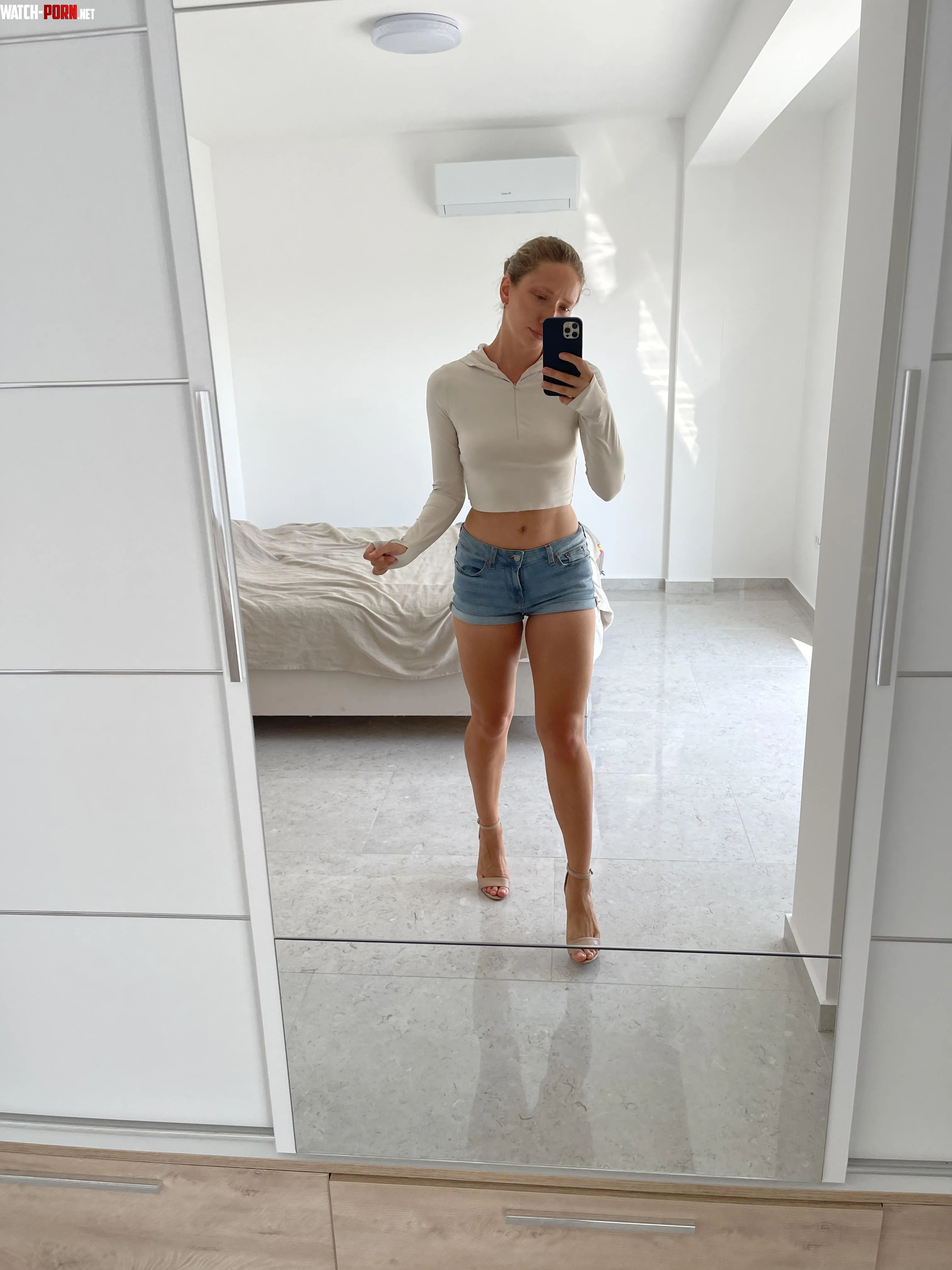 Crop top and heels combo by Kkeysi