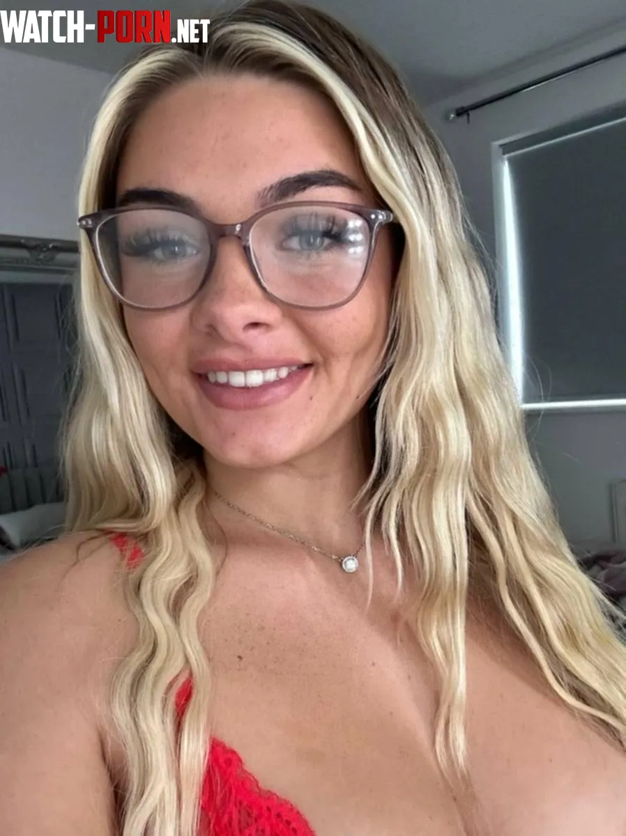 Look kinda cute in my glasses by courtelizabeth93