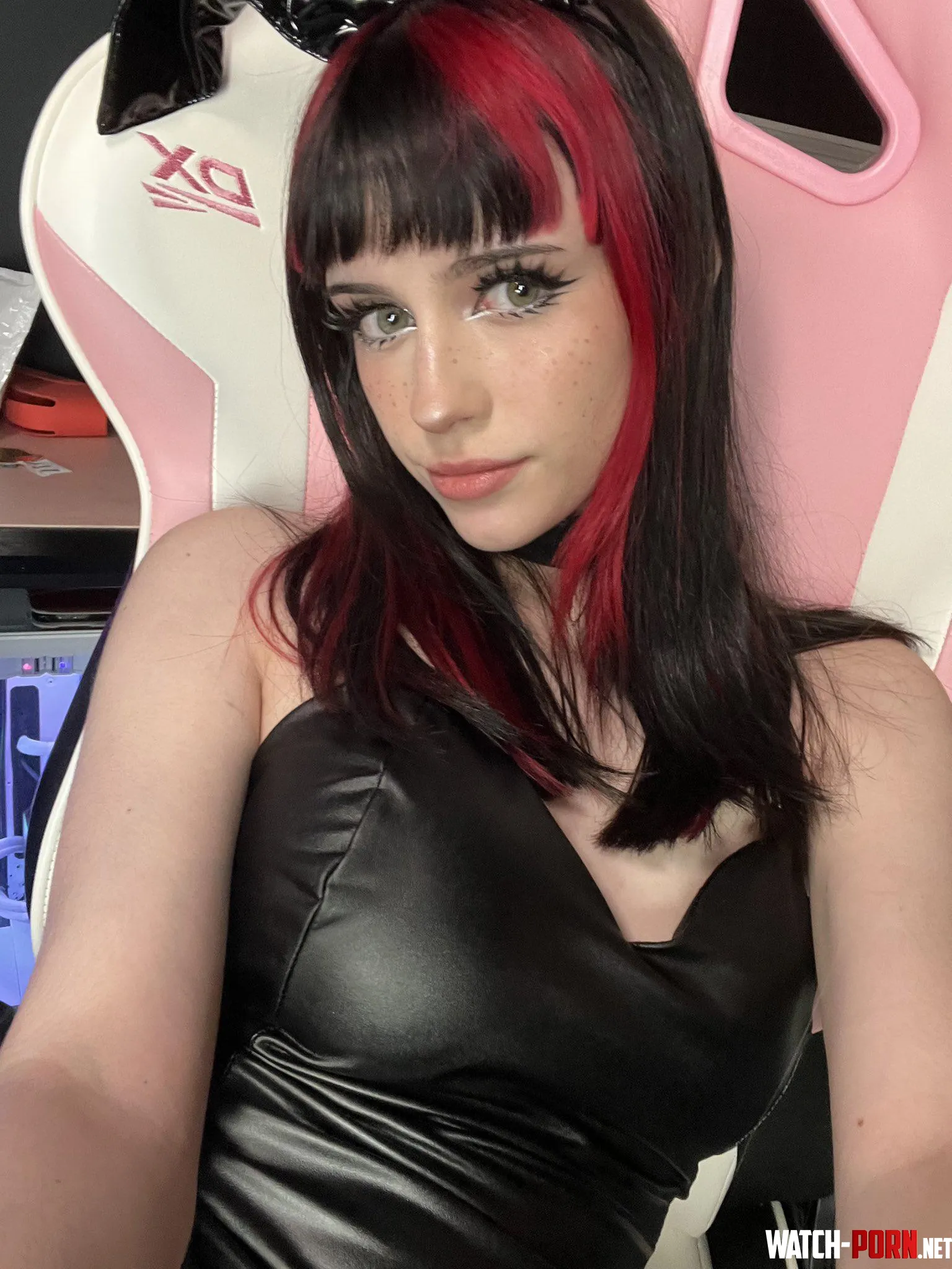 dtf a hornyy bunny  by adventurehottie