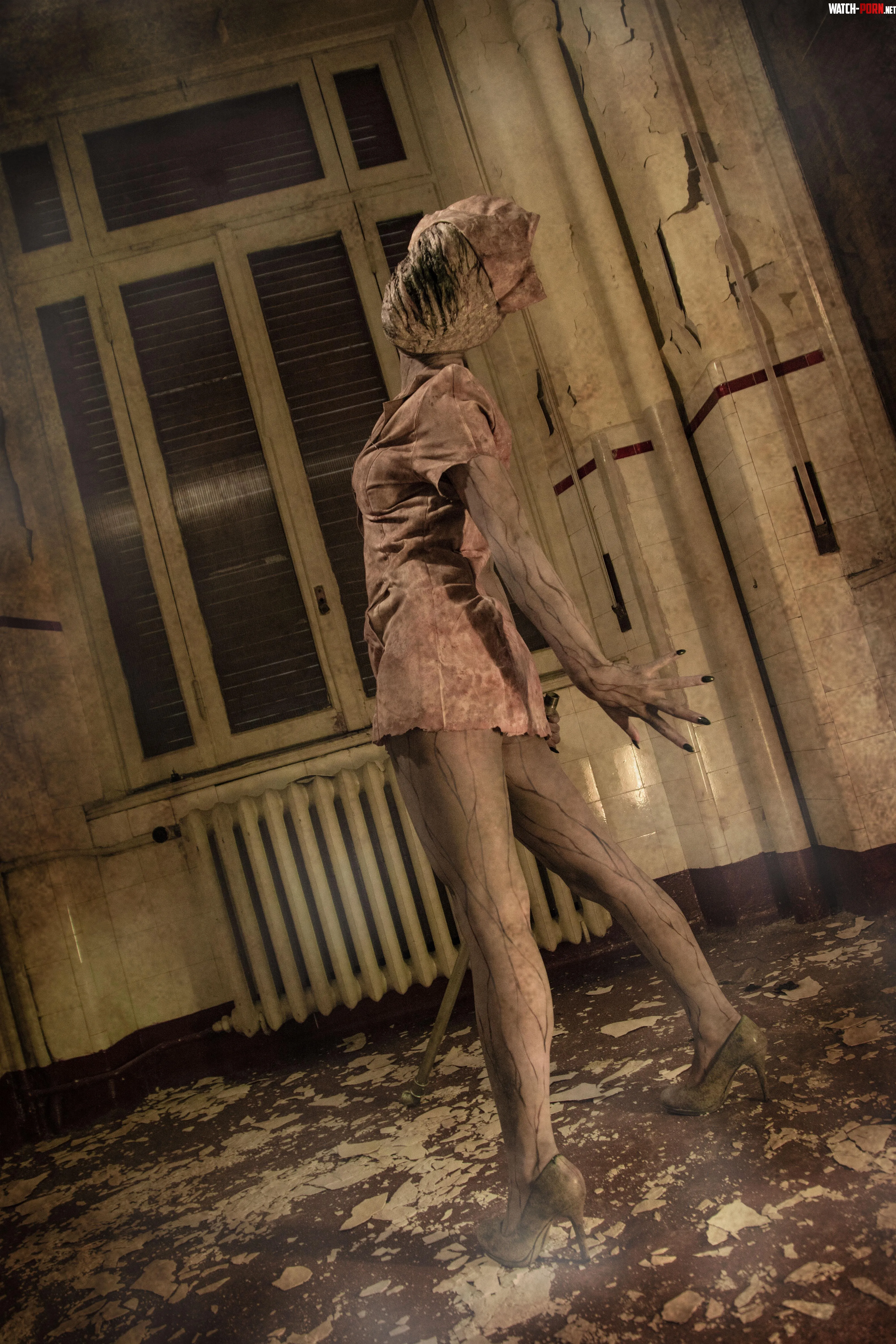 Nurse from Silent Hill cosplay by Shirokitsune by fiscendcips