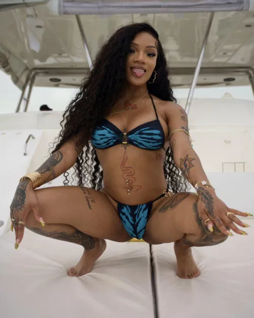 Thumbnail Dive into 'Glorilla' with darkstar1222 on HipHopGoneWild
