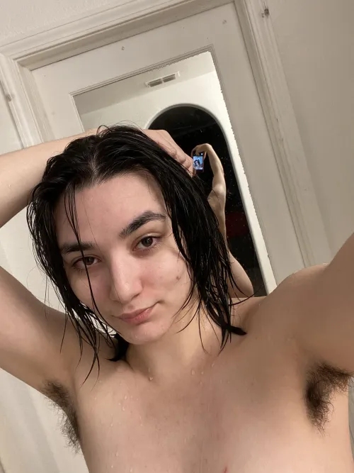 Thumbnail Squeaky Clean and Dripping Wet: Dive into XiomaraJauguar's World | HairyArmpits