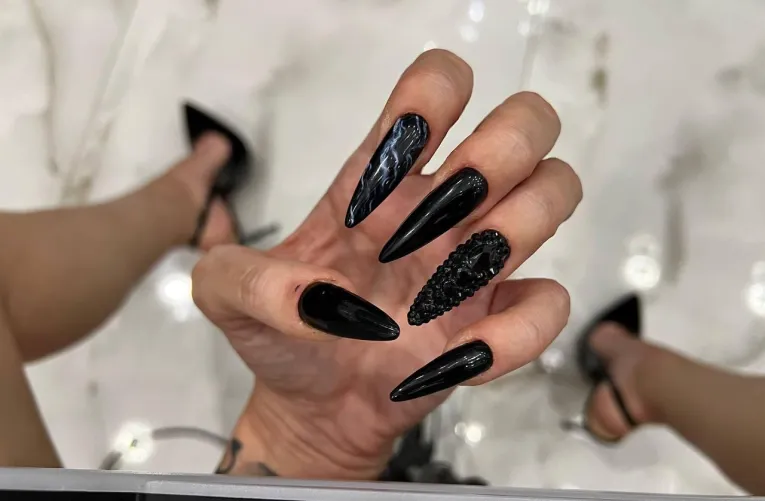 Thumbnail Indulging in Nail Fetish Fantasies: Feeling Naughty Tonight by Juliadomaina