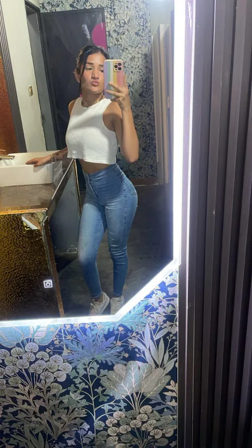 Thumbnail missqueencat's Signature Style: Always Wearing a Croptop, Of Course
