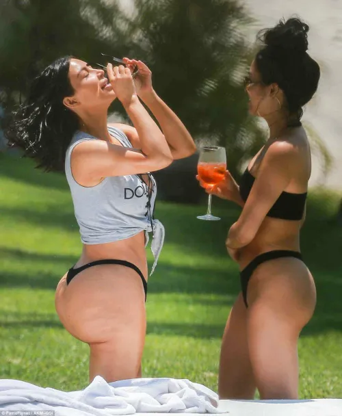 Thumbnail Kim Kardashian's Impact: HipHopGoneWild Sensation | Firm-Swing-2777