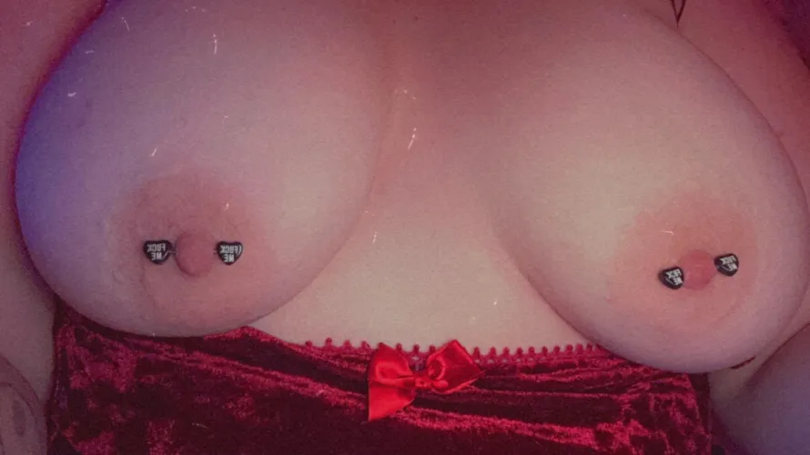 Thumbnail Needing Attention by Educational-Wall18 in DykesGoneWild