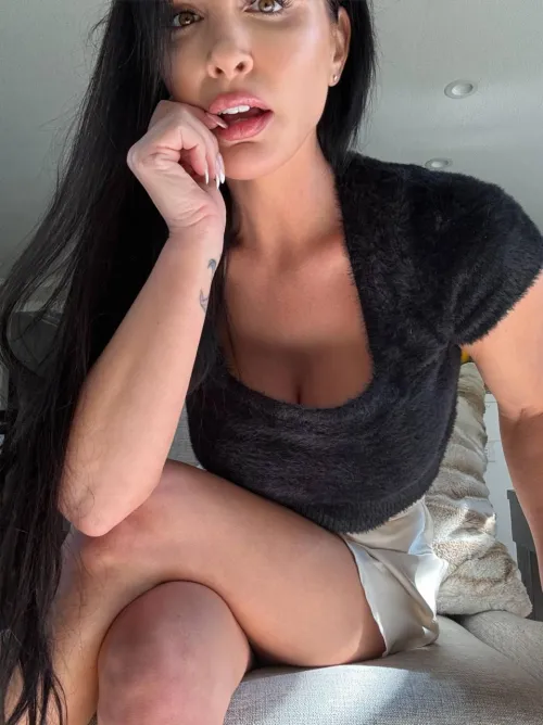 Thumbnail Winter Warmth: Sweet_babyLove0 Invites You to Explore Downblouse