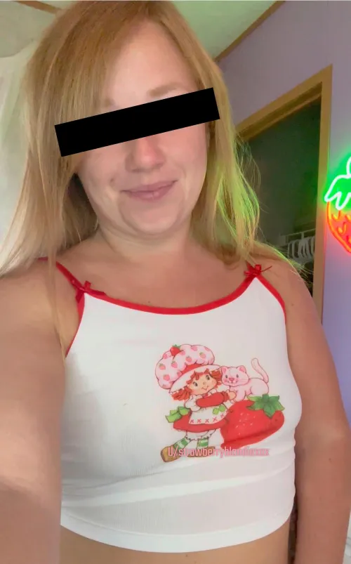 Thumbnail Braless Shortcake Babe: A Stylish Statement by StrawberryBlondiexox