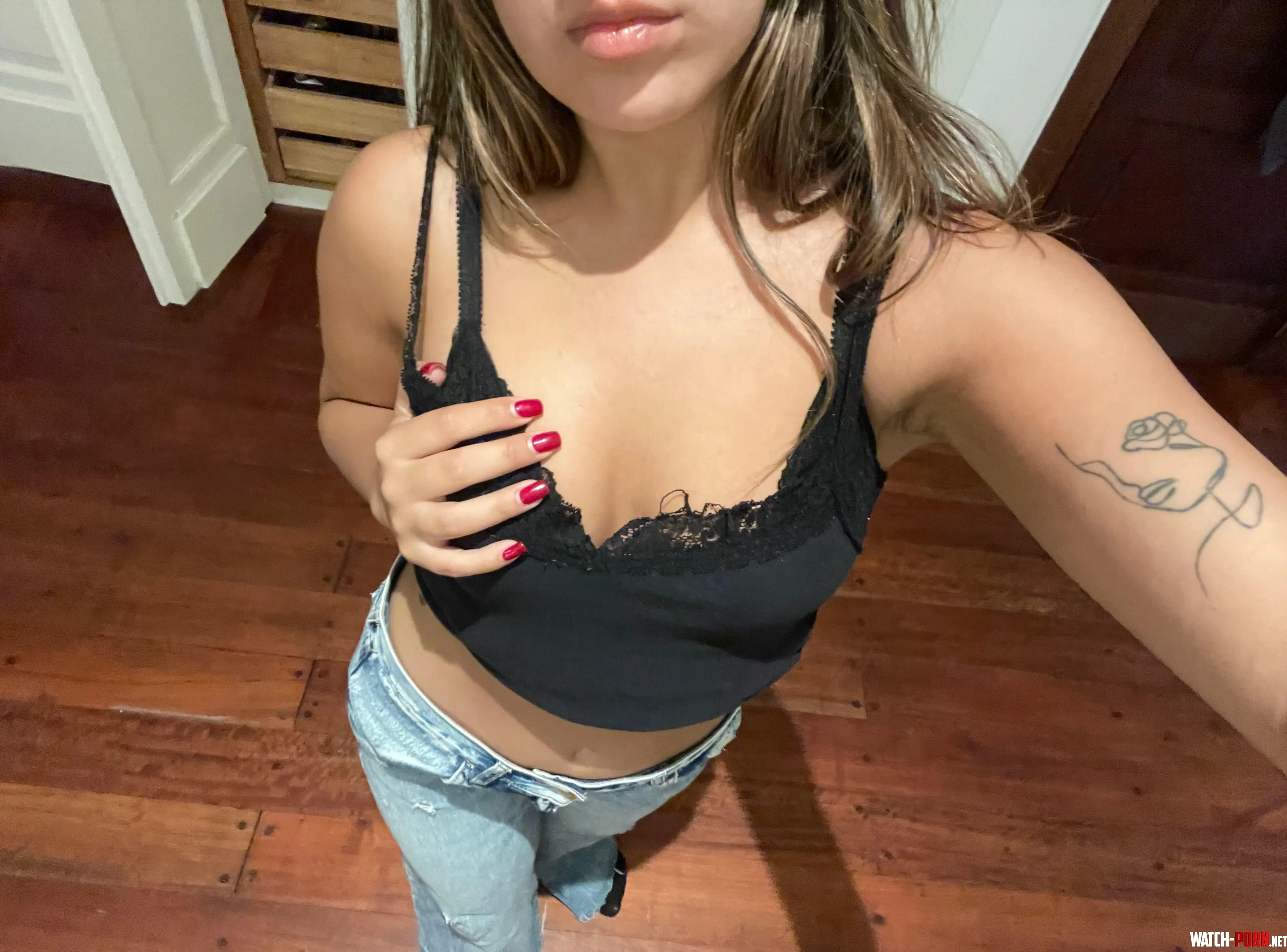 Im all sweaty after the gym by SluttyxaxCutie