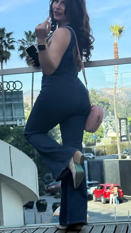 Thumbnail Adding Hollywood Glamour: LexGoEveryday's Transformation into Classy Girls