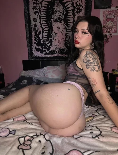 Thumbnail duckode Invites a Playful Question about Ass in PunkGirls