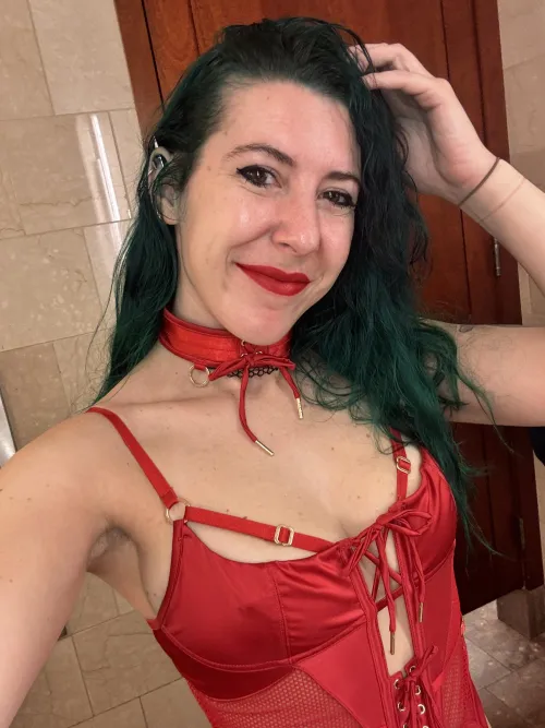 Thumbnail Busty Cutie Flashing a Smile | Adorable_Girls Category