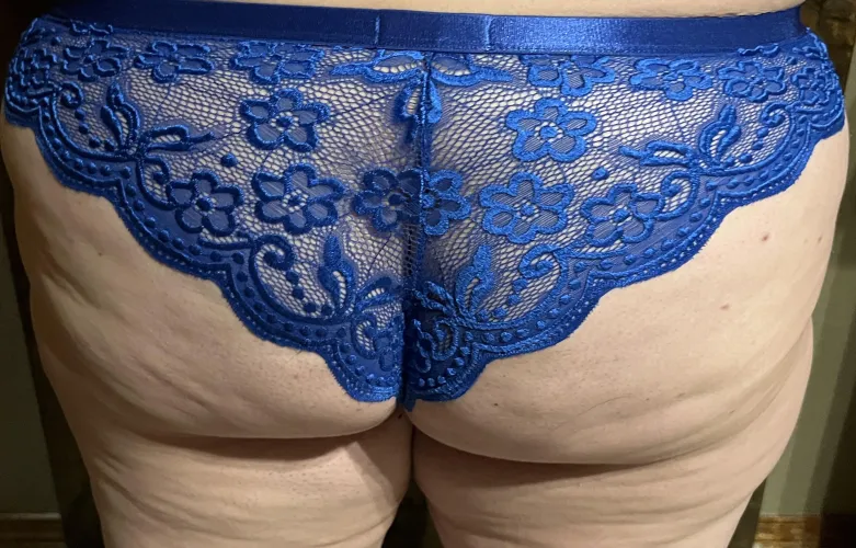 Thumbnail Mommas Cellulite by sassy_momma_m1lf in slightcellulite Category