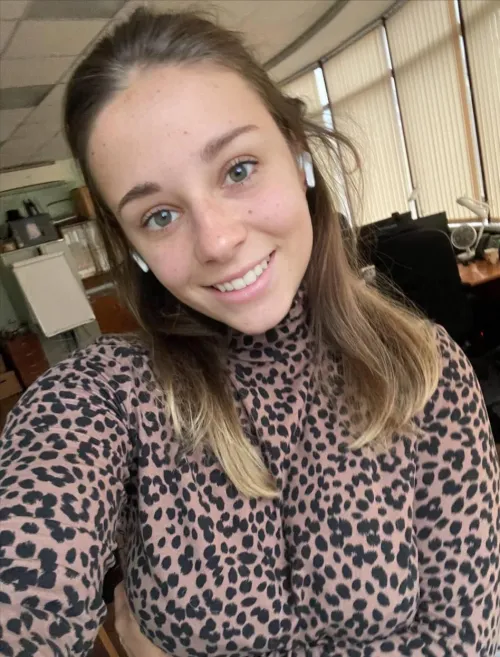 Thumbnail Leopard Allure: YugiNextDoor's Chic Inquiry | classygirls
