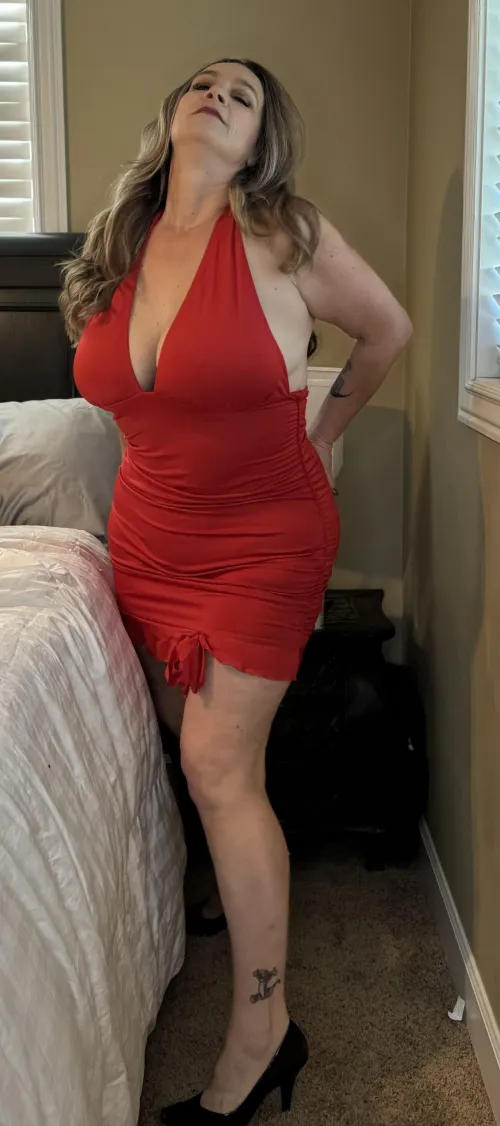 Thumbnail Aging Gracefully: Embracing Curves and Confidence at 47 - Stacy_Undercover