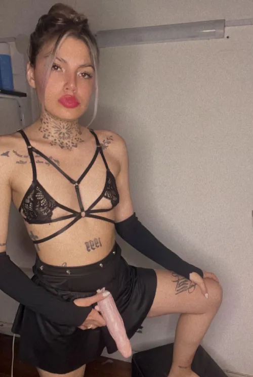Thumbnail Revealing Desires: Expanding Boundaries with Emiliaadisson