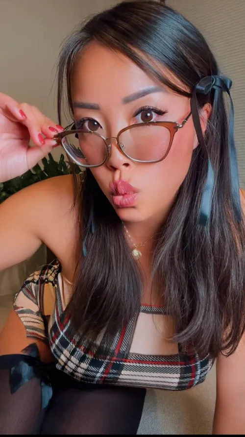 Thumbnail HoneyBeeHollyyy's Big and Natural Charms: A Must-See