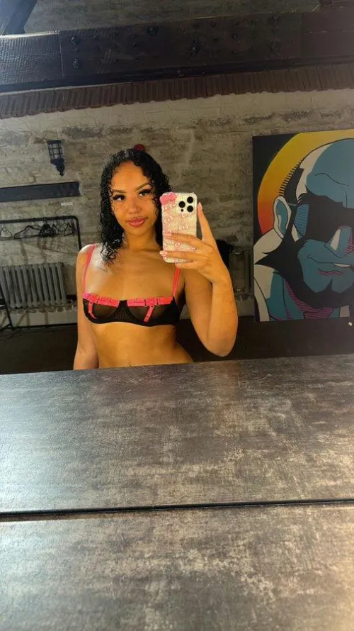 Thumbnail Visual Temptation: romy_indy's Allure in HotBlackChicks