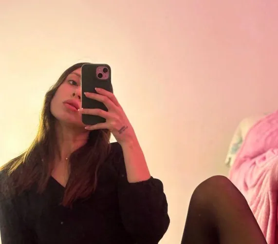 Thumbnail Radiant Beauty: Confidence Shines Through | LustyPrincess_