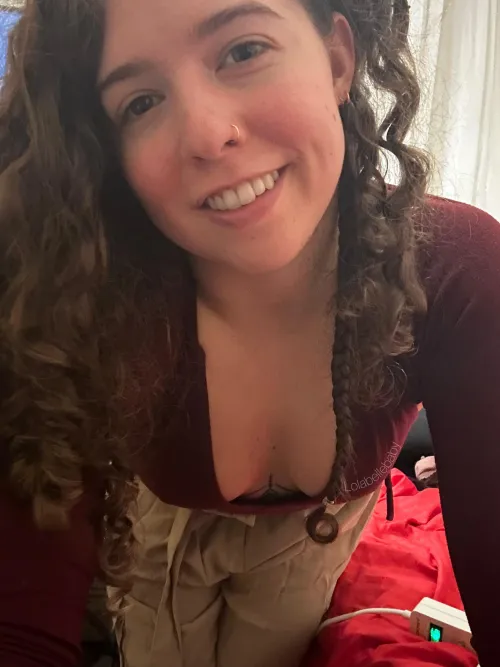 Thumbnail Favorite Angles: Discussing Cleavage | lolabellebaby | cleavage