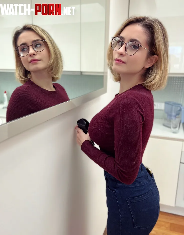 Cardigan sideboob by Desecr8or