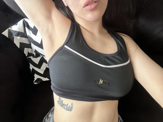 Thumbnail Get Ready to Lick: Dive into belaleisztinger's World | armpitfetish