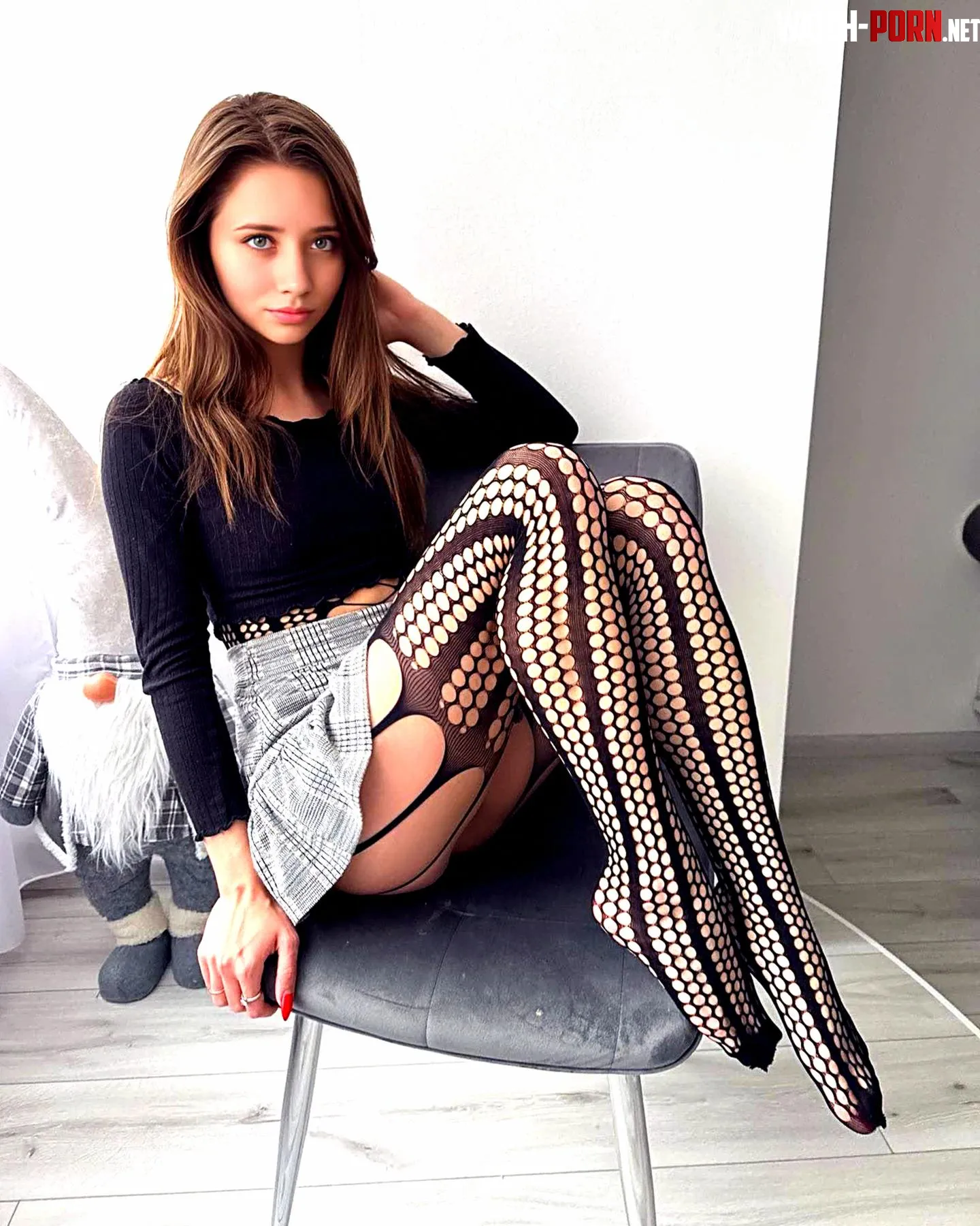 Start ripping my tights so you can freely suck my pretty sweaty toes  by Calantha_Made7TF5