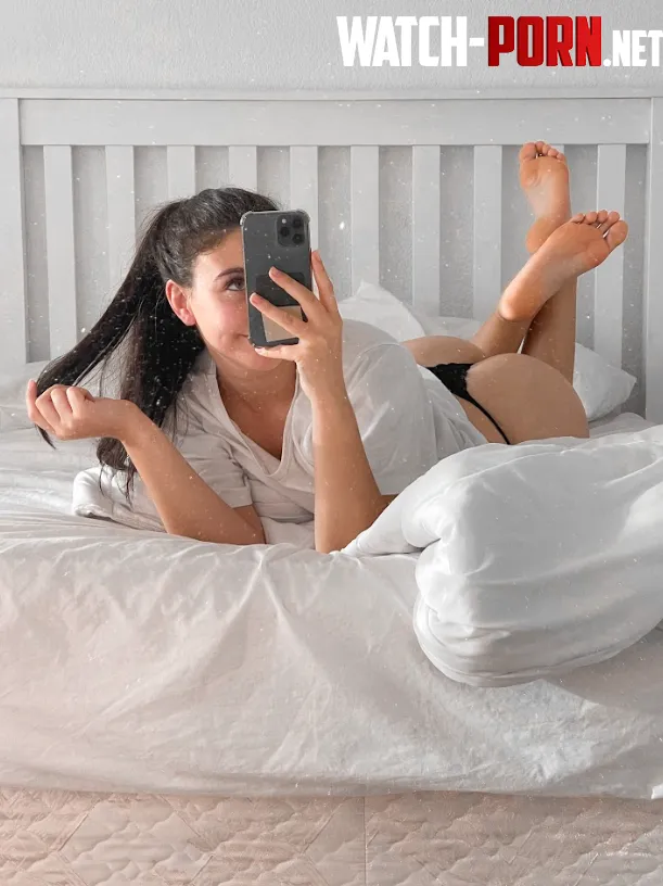 I only date guys who have feet fetishesn by TemptingGirl-852
