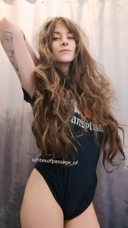 Thumbnail Pre Hair Wash Selfie Mess - Dive into Brunette Aesthetics with ritesofpassage_of