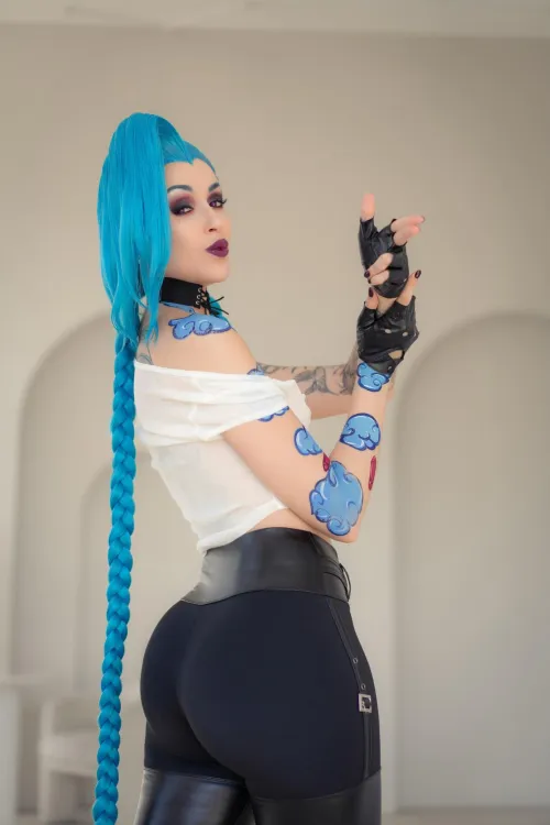 Thumbnail Cosplay Delights: Jinx from Arcane Explored by Lera Himera