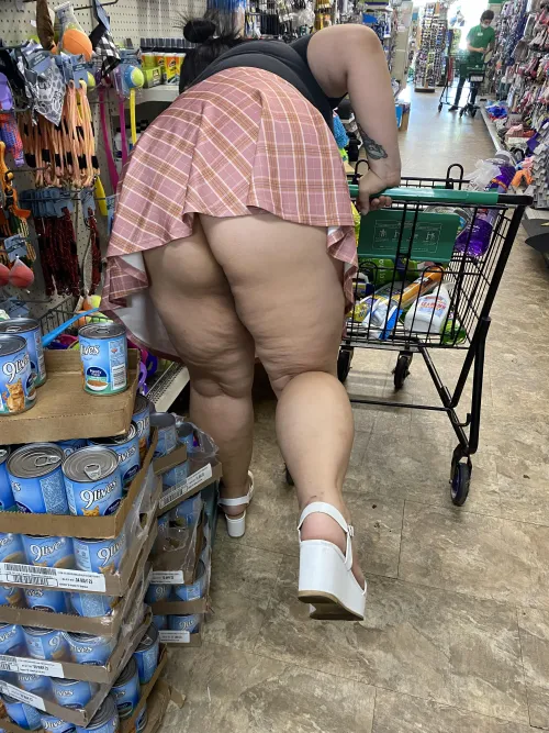 Thumbnail Running Errands by princessblowies in BBW Category