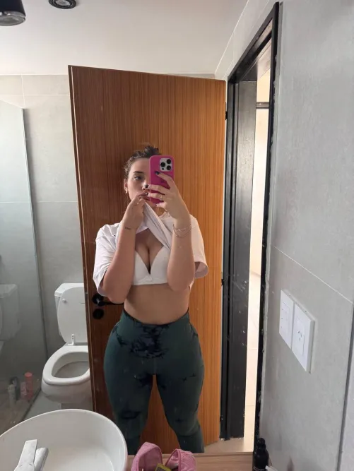 Thumbnail Morepower333 Teases as a White Latina - Explore on 'latinas'