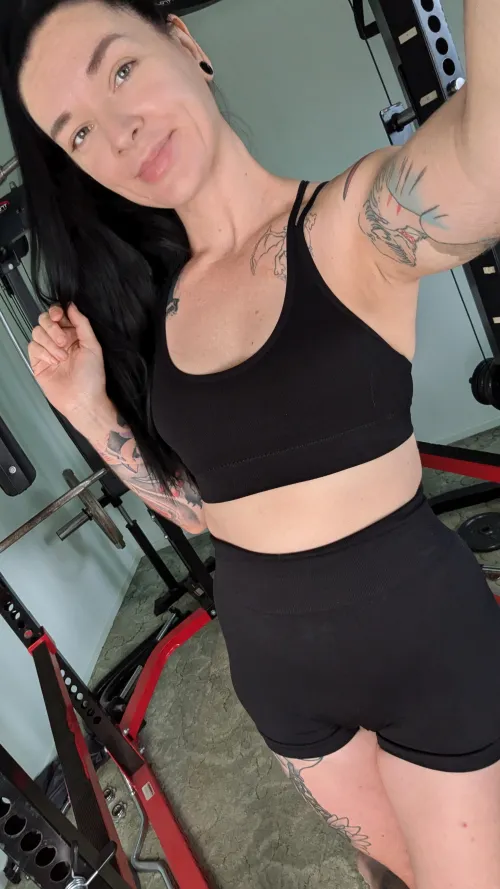 Thumbnail Keeping It Tight: Exploring Sensuality at 35 with MissRiahxo
