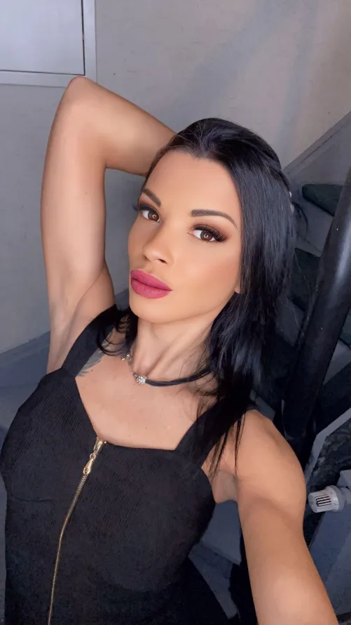 Thumbnail Delving into Armpit Attraction with hsholfidels