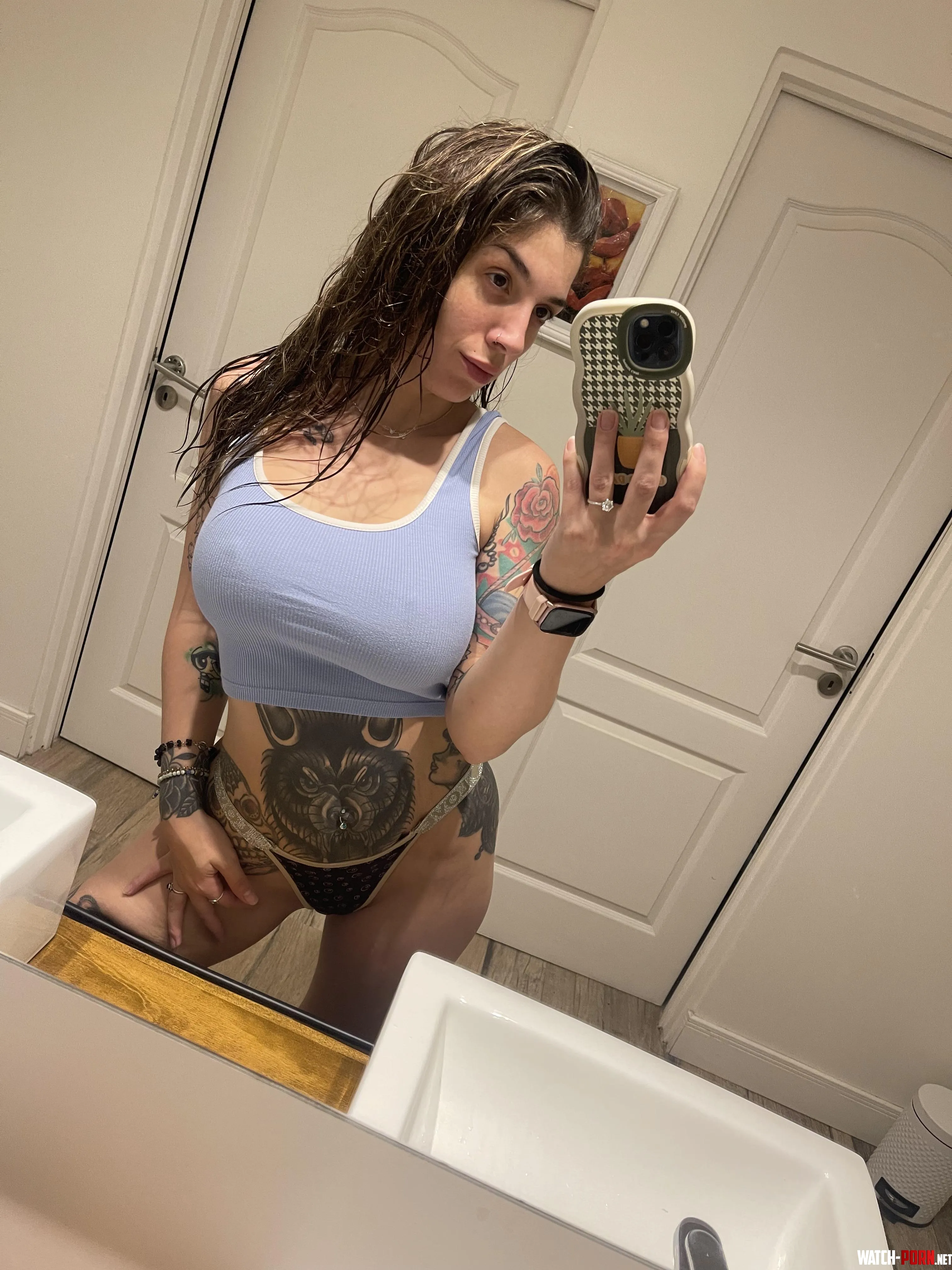 Always feeling beautiful after taking a shower by pastaaaqueen