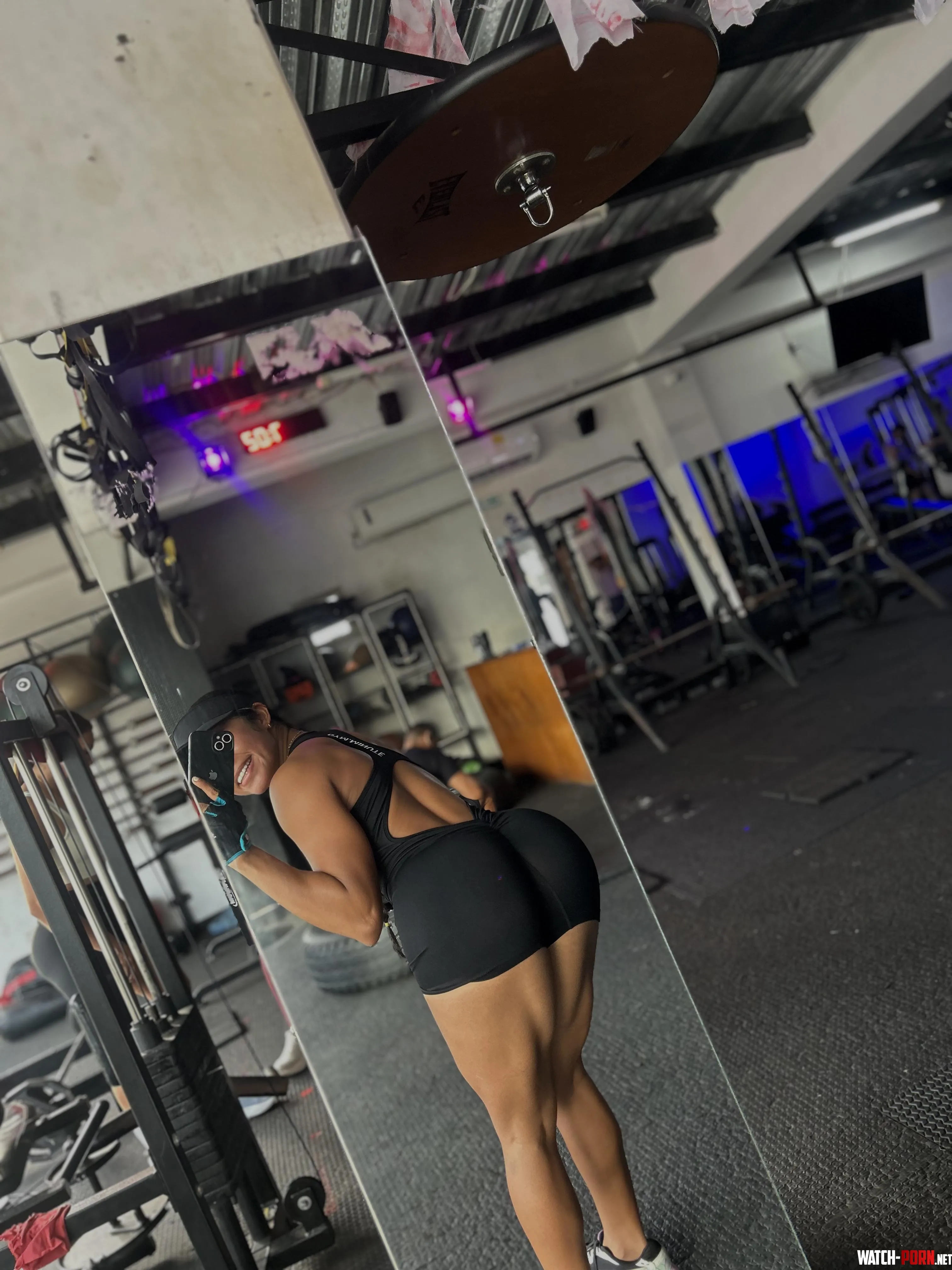 Empty gym all for me by maggiemarina
