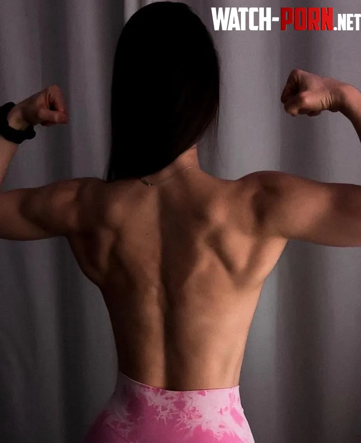 shredded back by linasphysiquex