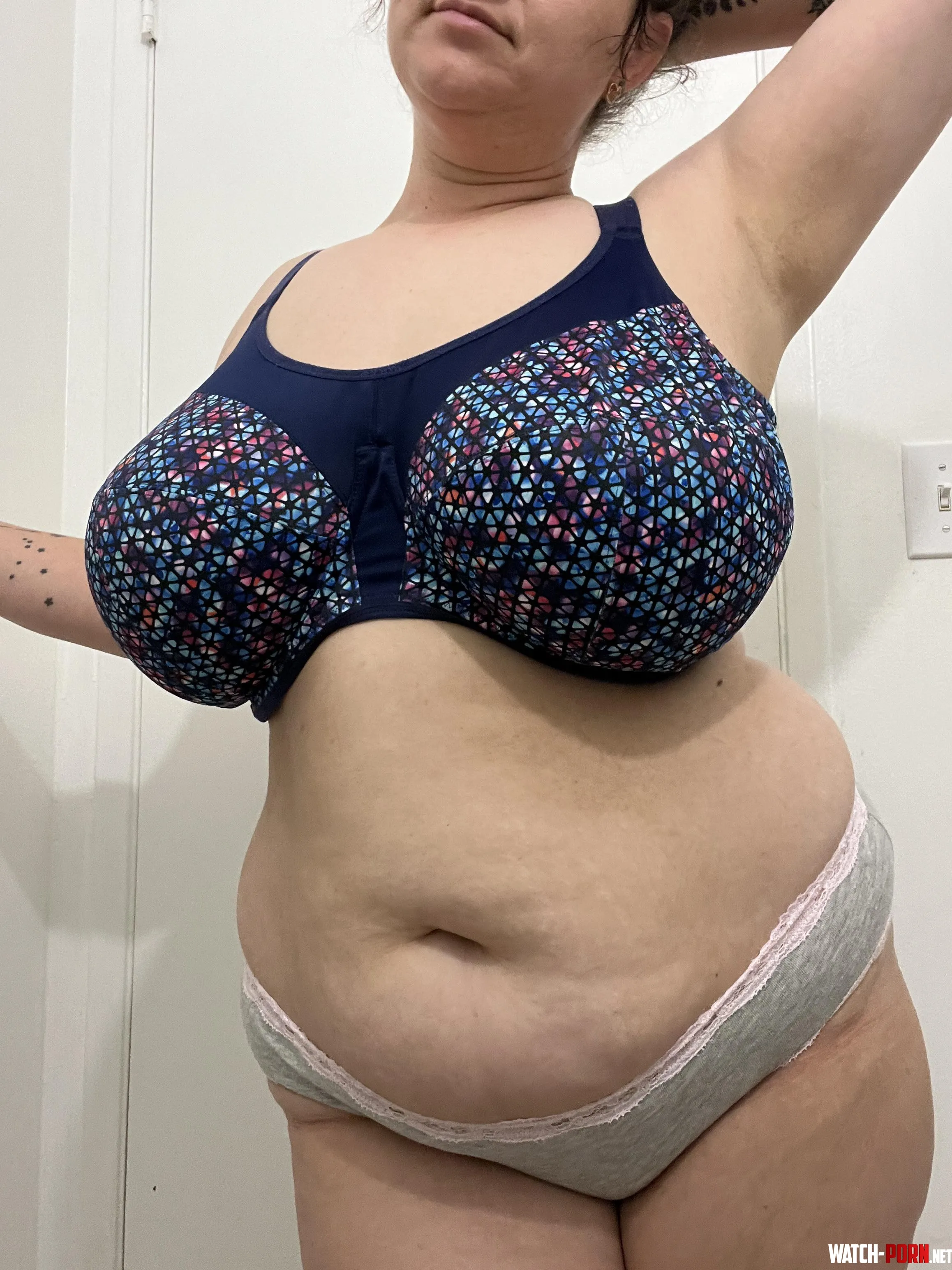 Howdy yall who likes mom curves  by MassiveApple3405