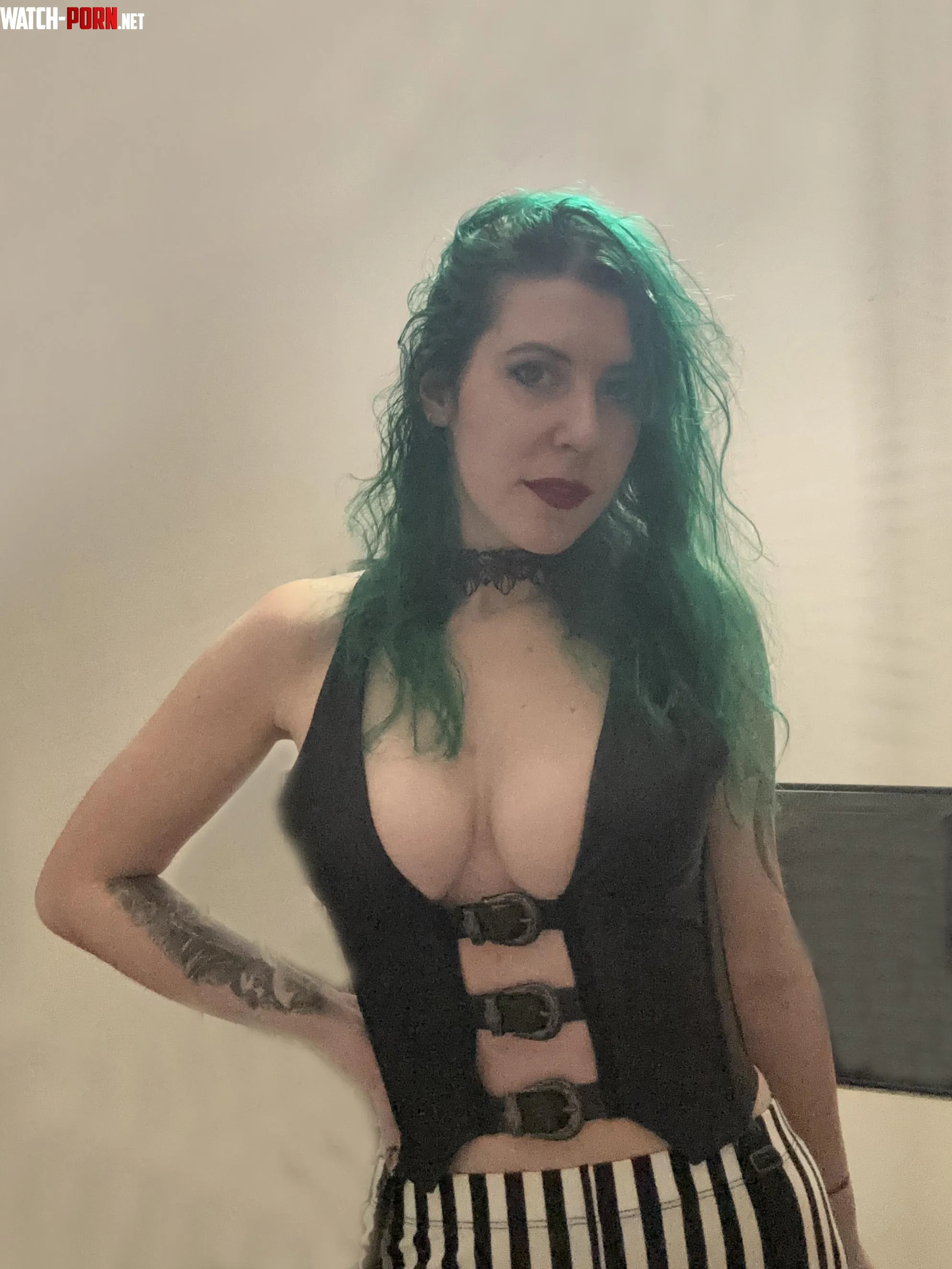 Black white and green by sirenskiss3
