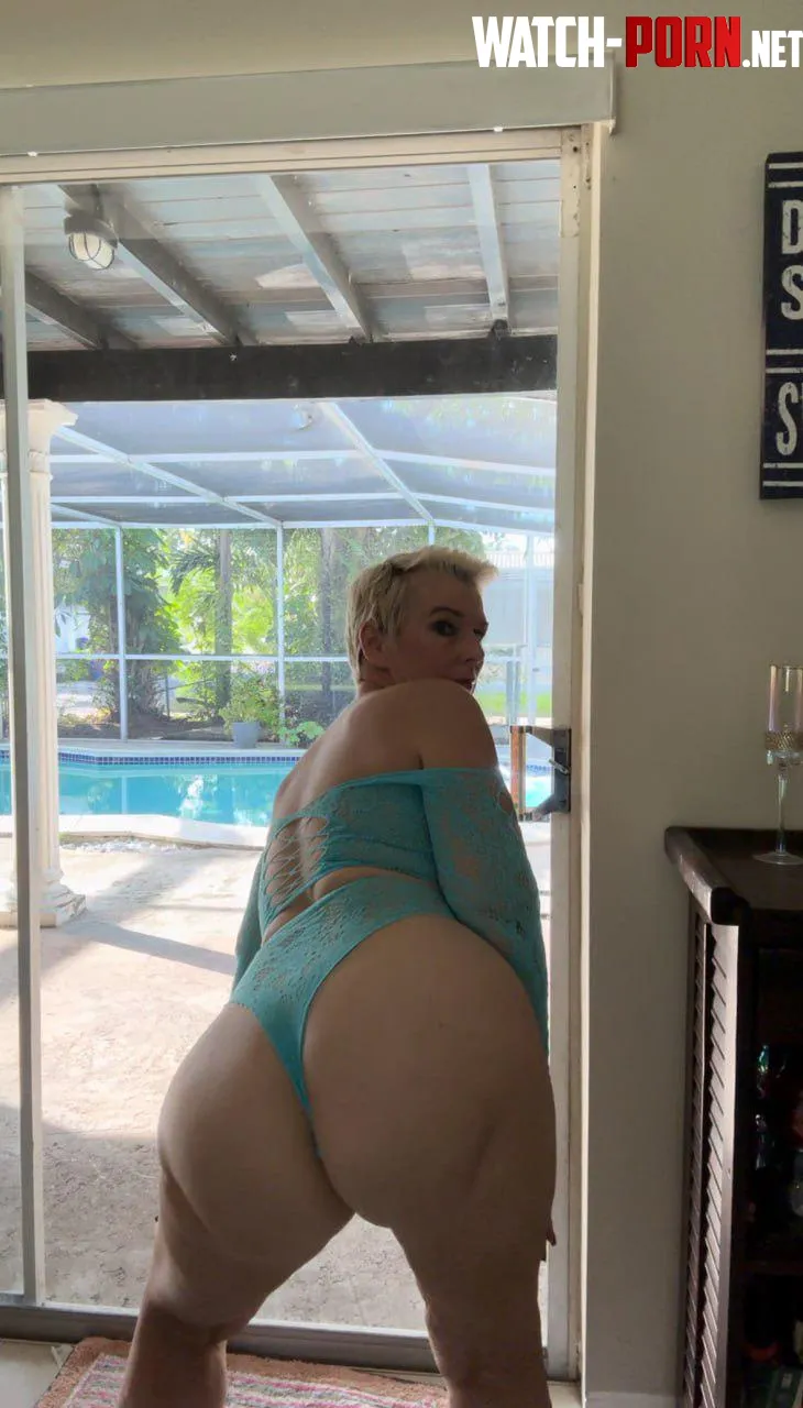 My 1970s mom ass Whats the first word that comes to mind by realsexxyladdyy