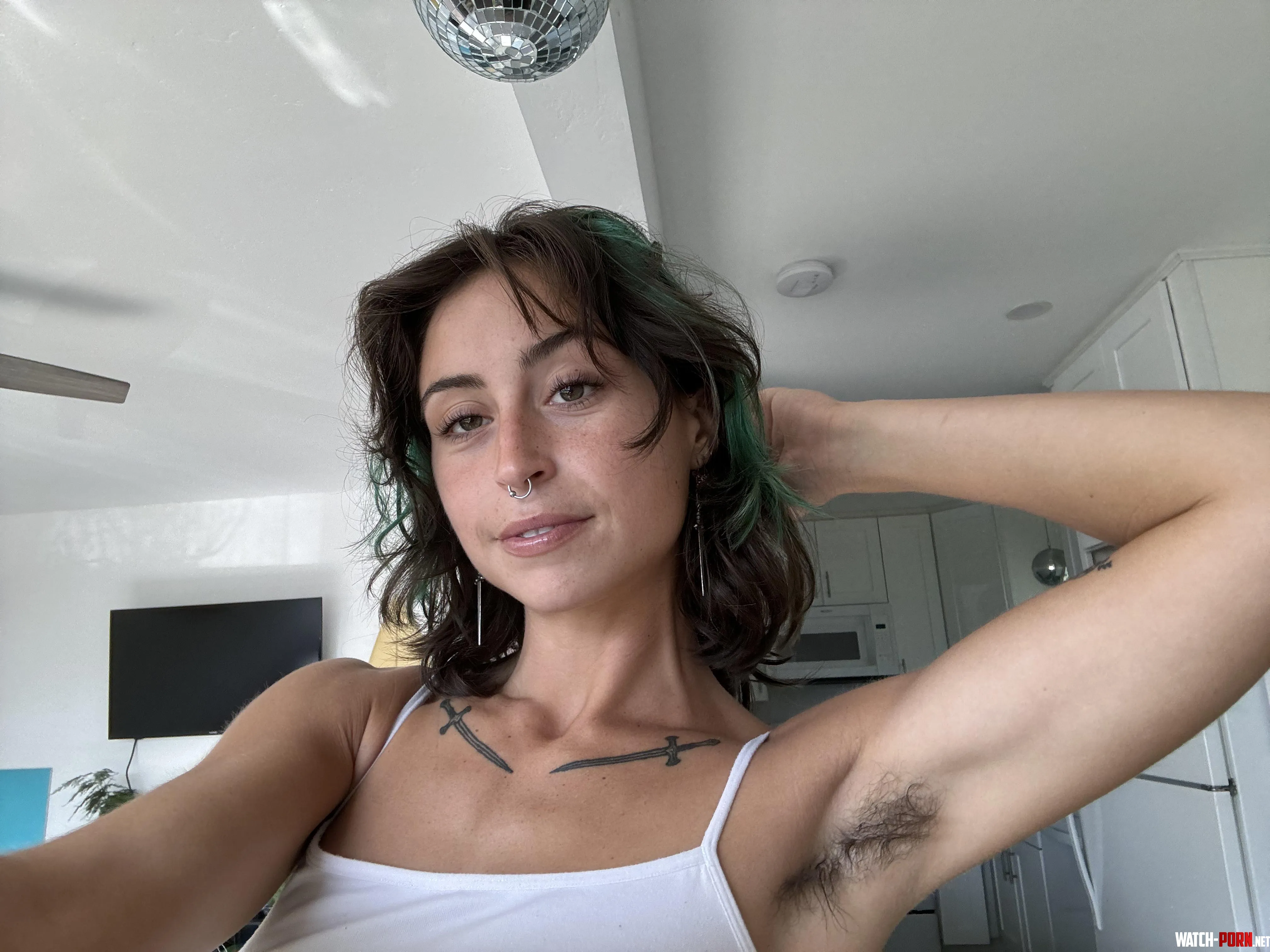 Love showing off my pits  by Jessiebellexxx_