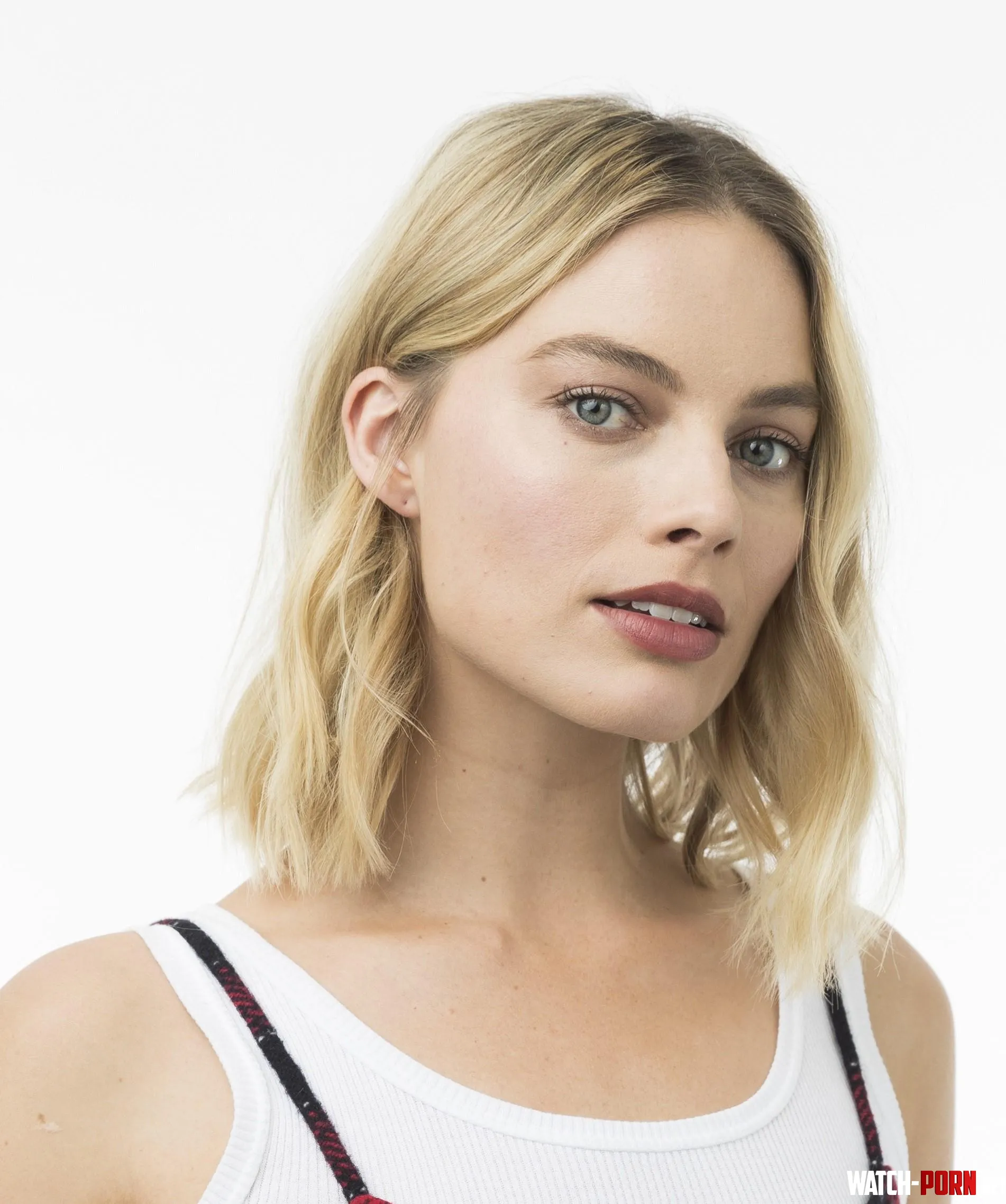 Margot Robbie by oblique_shockwave