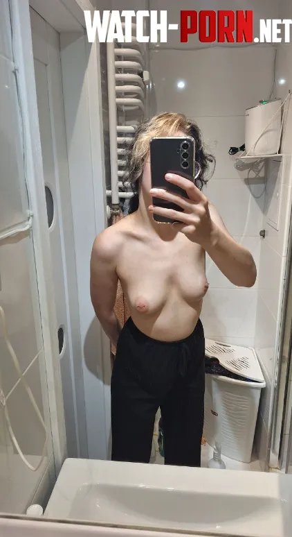 Cute 18 year old college girln by thirneor