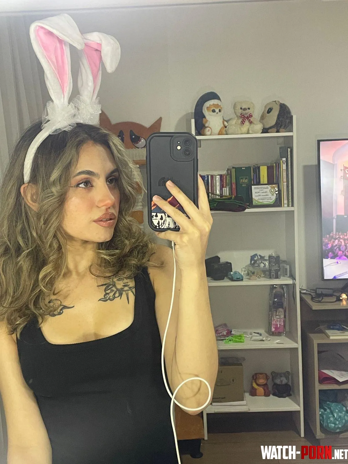 Im waiting for you to come over  by jasmin-vibewithme