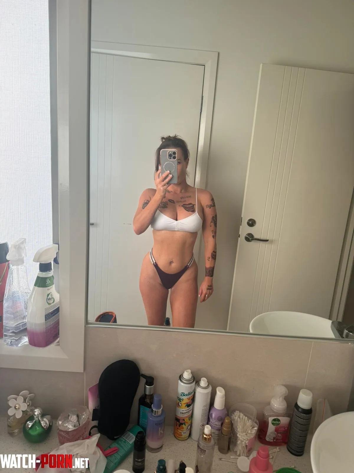 Waiting by _ladysexyfit_