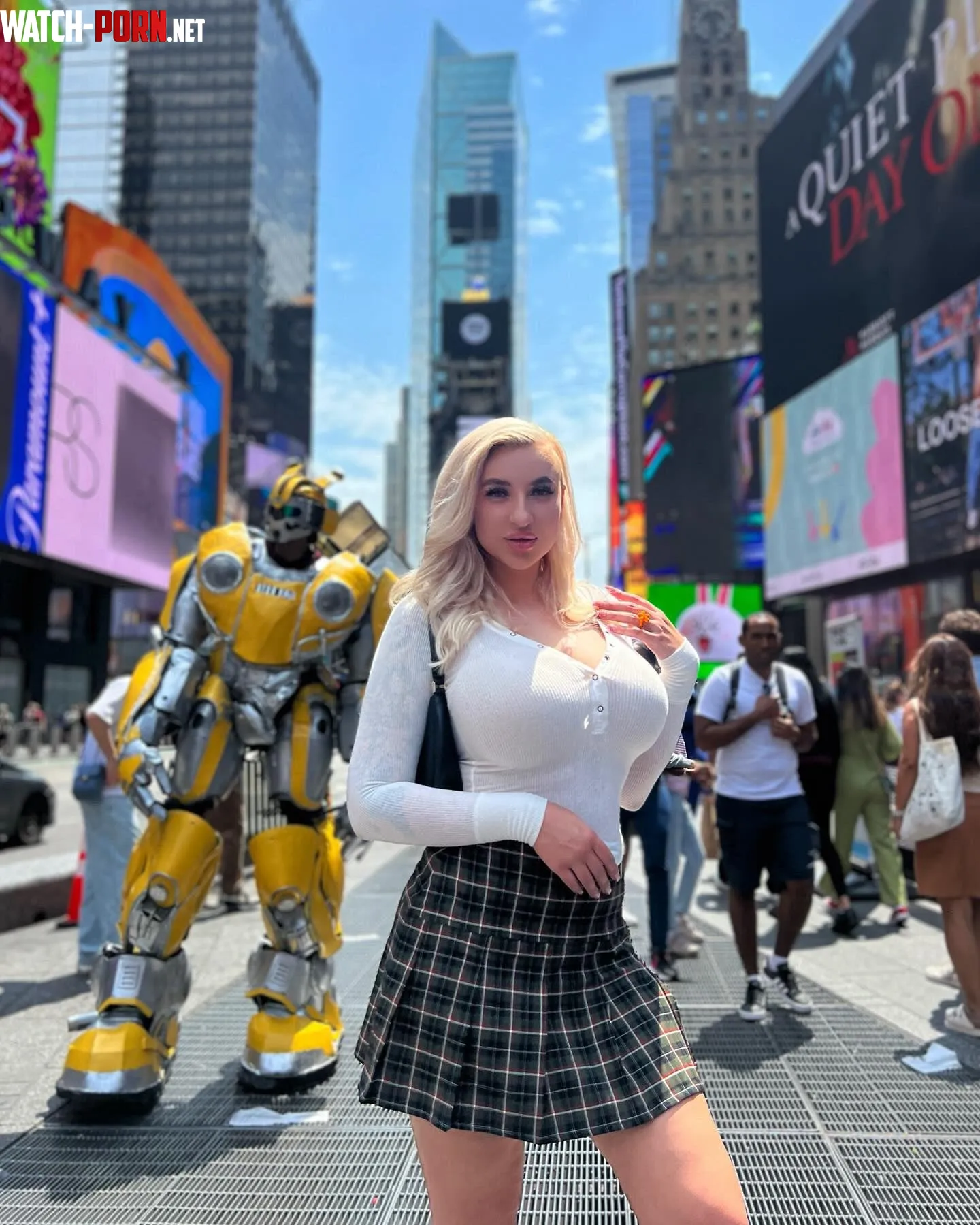 Is that a Transformer by visual_voice2