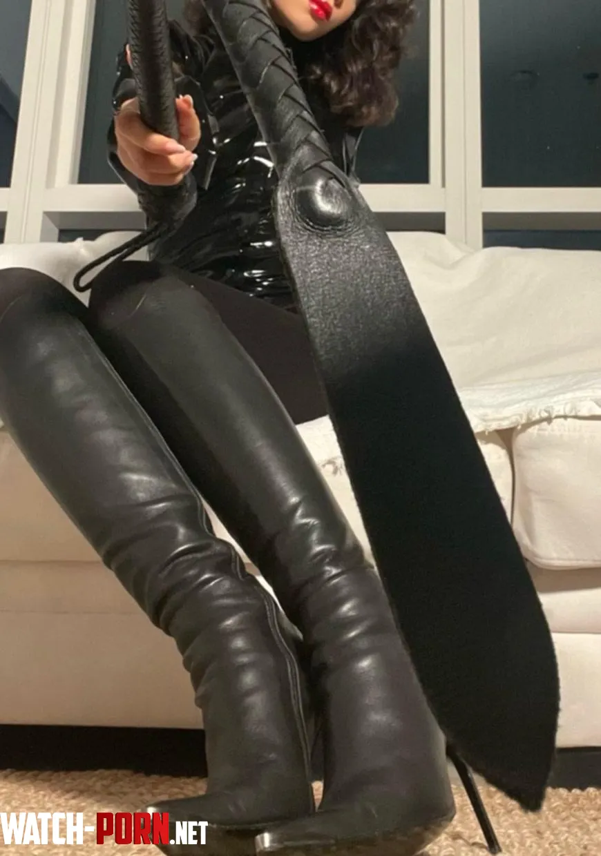 You obey a leatherclad goddess by charmingbaddie